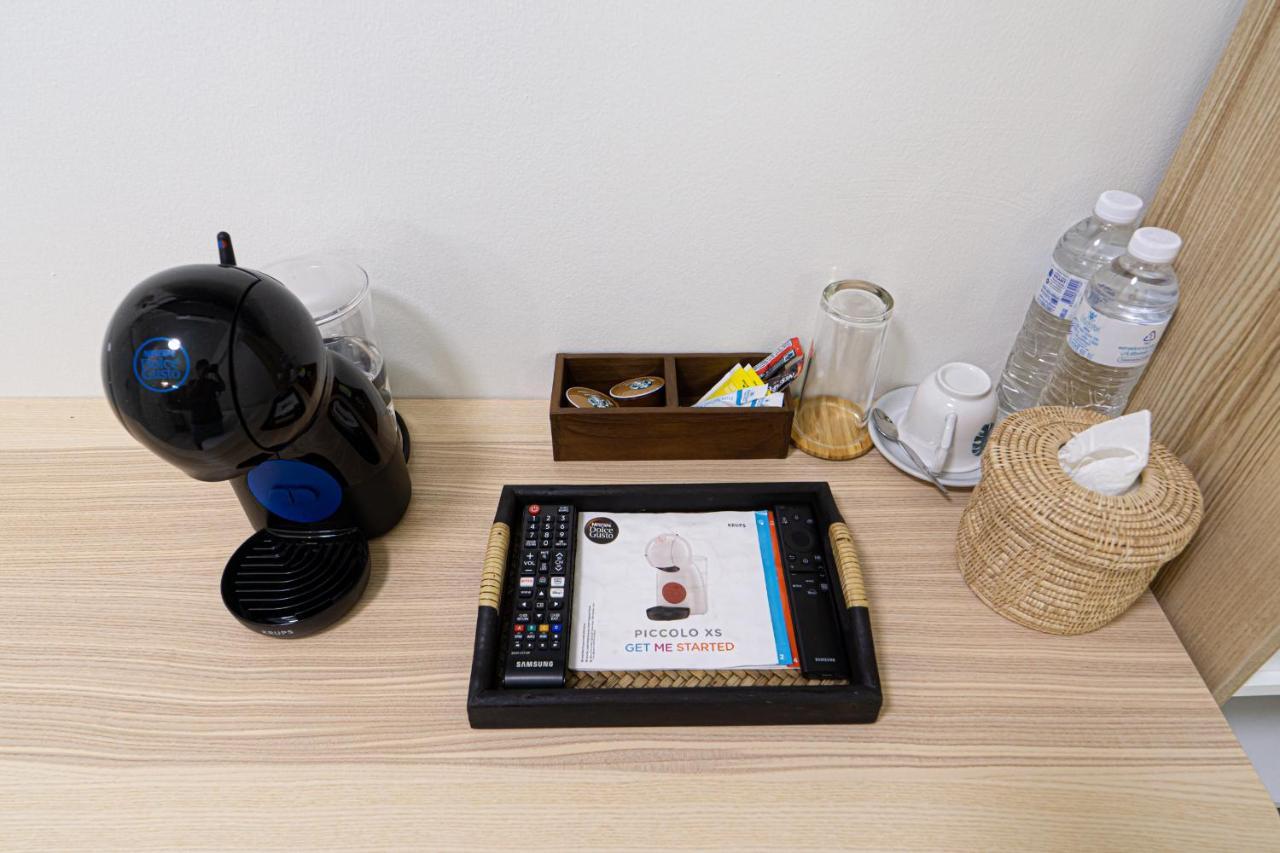 Canal View Lo-Ha Guest House, Contactless Check-In Бангкок Екстер'єр фото